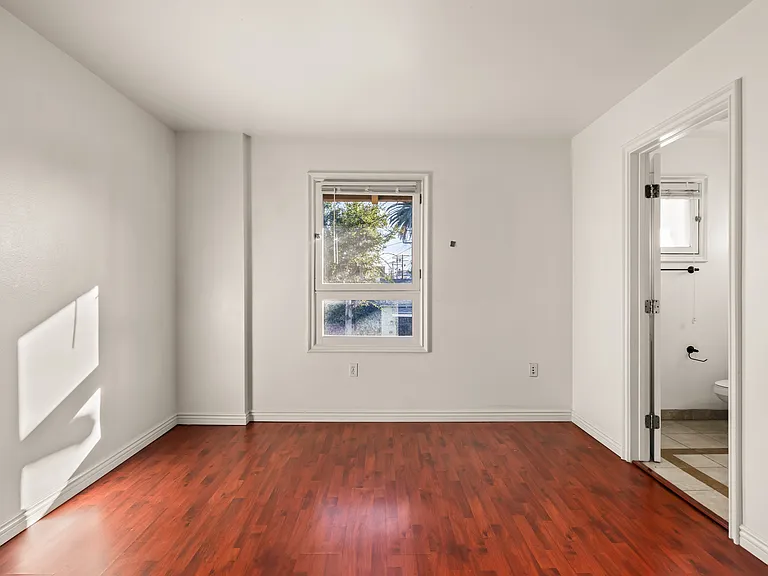 2673 Menlo Ave #3 — Photo 12