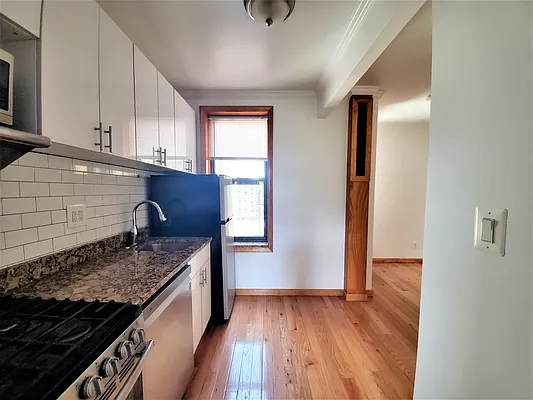 Rented by Douglas Elliman | media 17