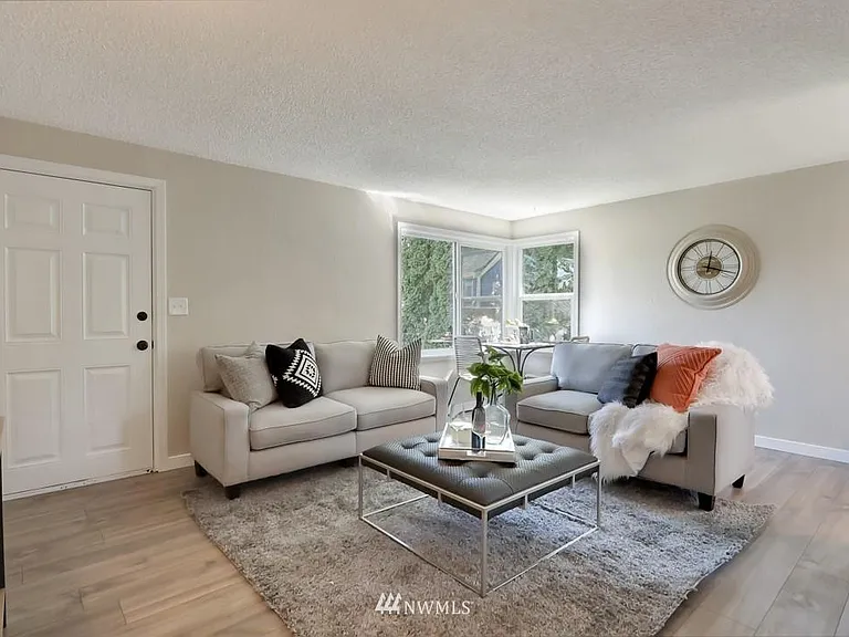 58th Ave NE — Photo 2