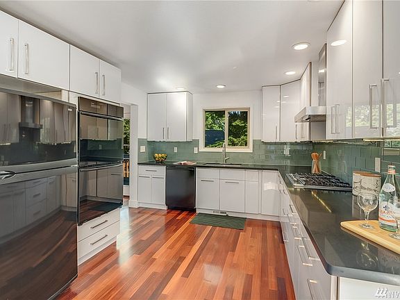 4th image of 9205 SE 42nd St