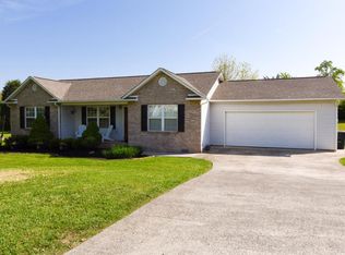429 Ronjo Dr, Maryville, TN 37803