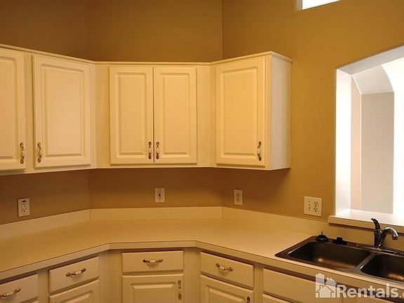 5th image of 4520 Riverton Dr