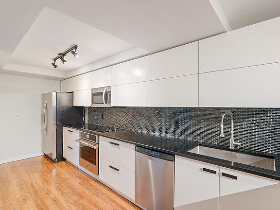 5th image of 1621 NE 113th St APT 331