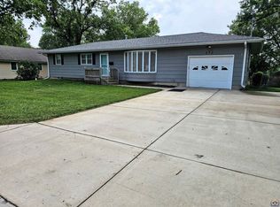 525 N 6th St, Sabetha, KS 66534
