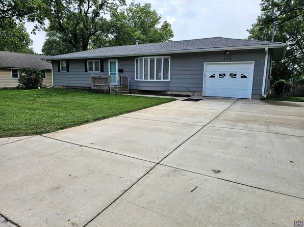 525 N 6th St, Sabetha, KS 66534