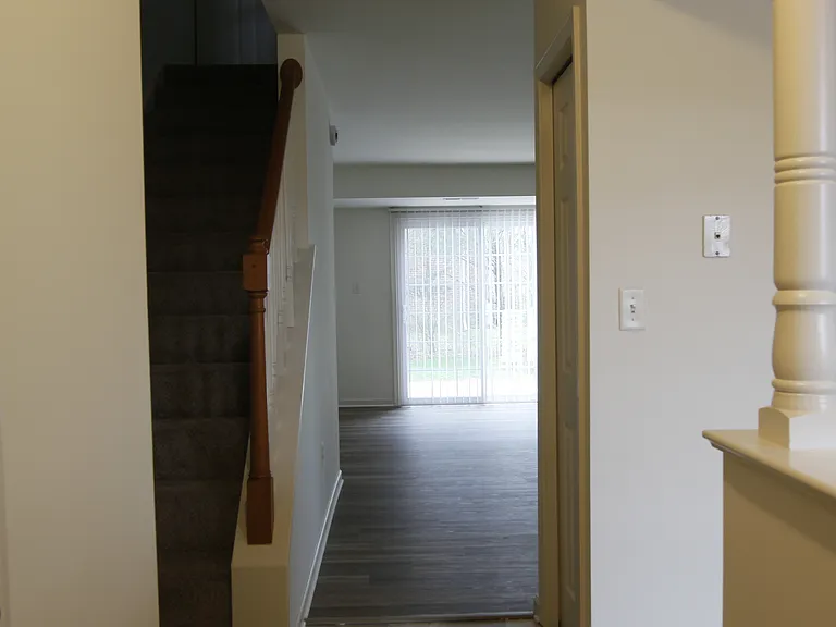 18 Ramsgate Ln — Photo 2