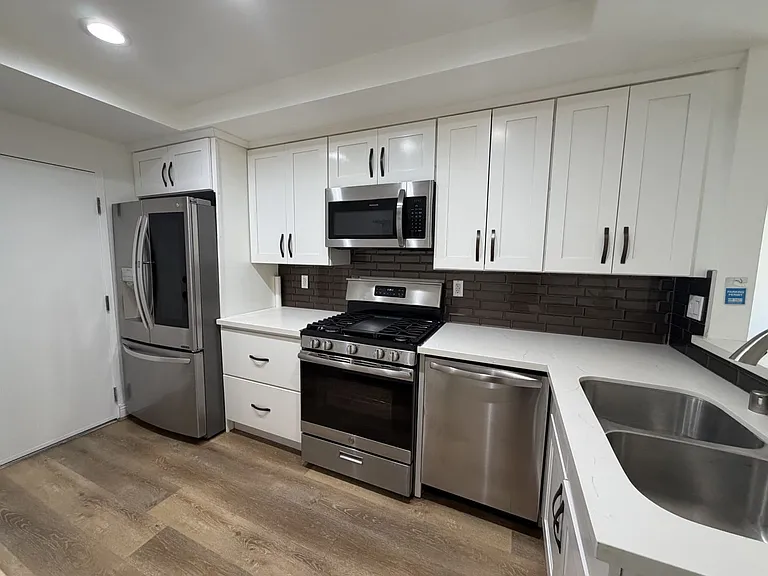 22330 Harbor Ridge Ln #5 — Photo 1