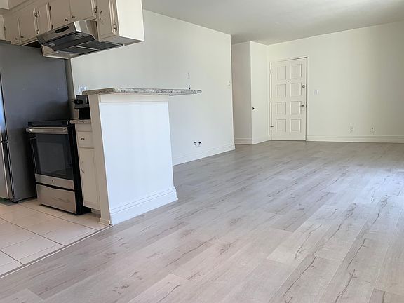 4th image of 2726 Montana Ave #10
