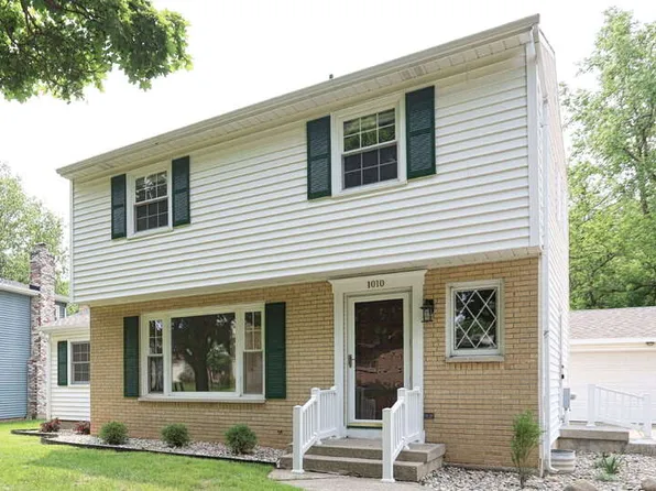 1010 N Hampton Dr NE, Grand Rapids, MI 49505