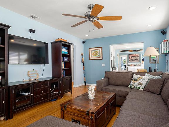 5th image of 3558 Oliphant St