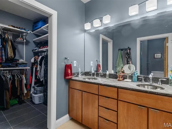 4443 Olive St, Saint Louis, MO 63108