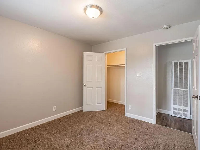 Rosewood Gardens Apartments — Photo 6