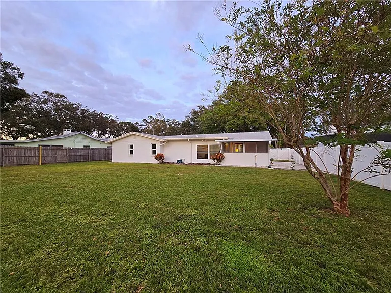 1028 Chinaberry Rd — Photo 31