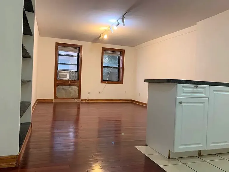 146 E 35th St #2T — Photo 1