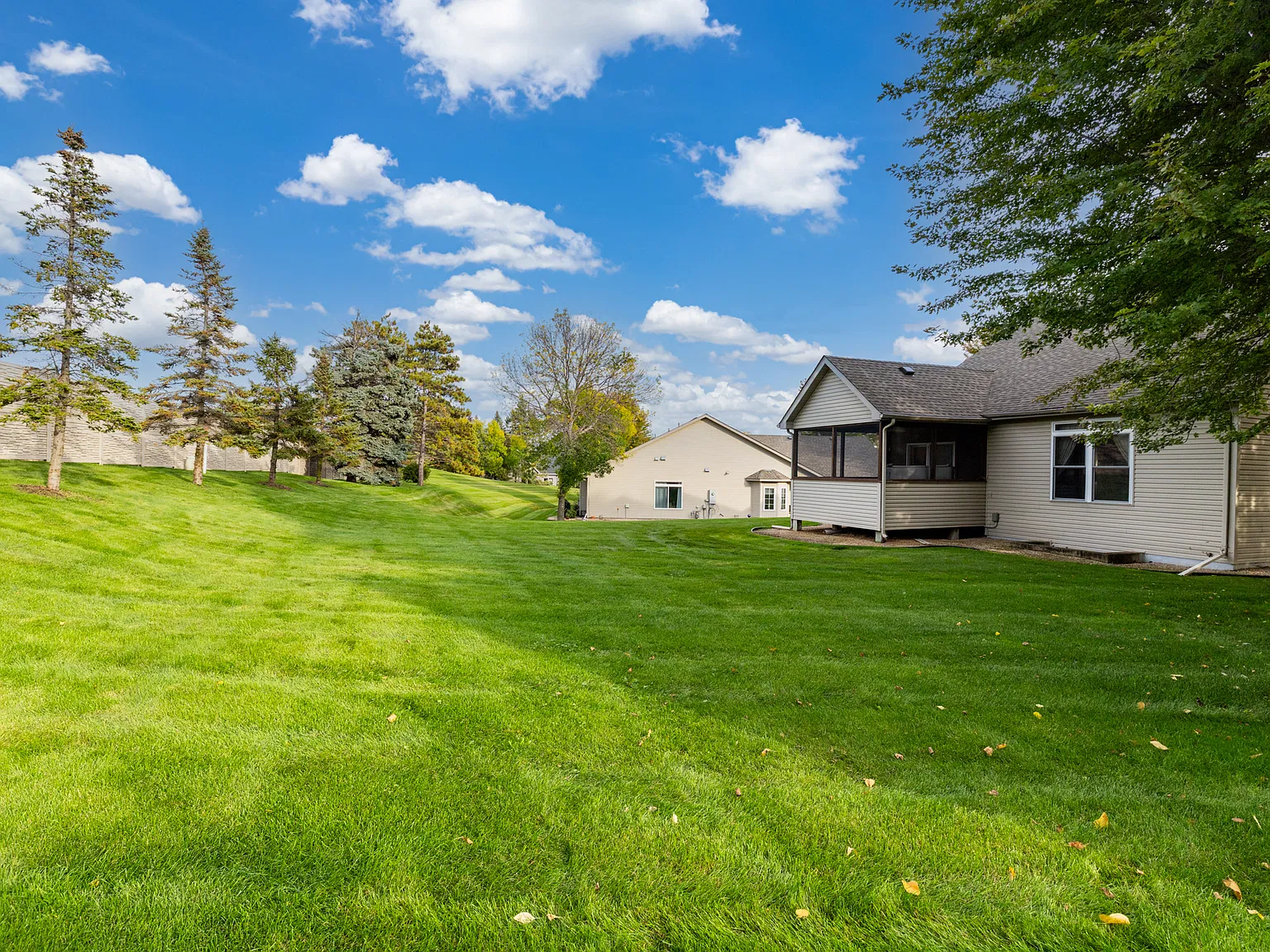 3 bed, 3400 sqft, $5,500 — Photo 4