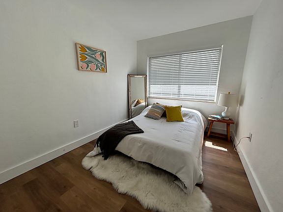 4th image of 424 NE 70th St Unit 424