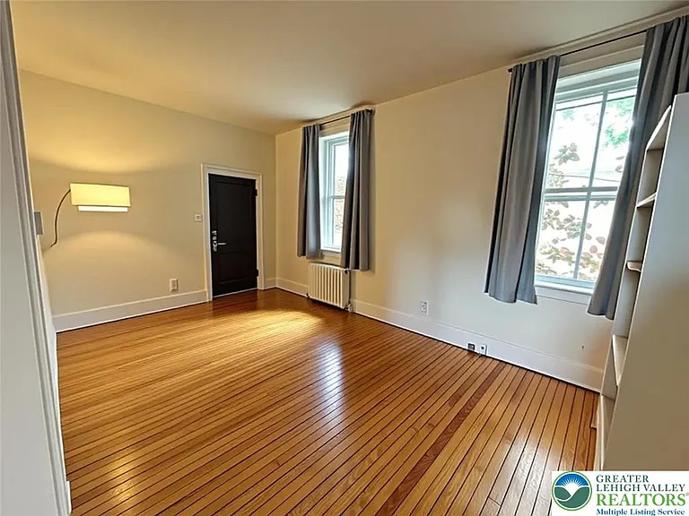 118 Delaware Rd — Photo 3
