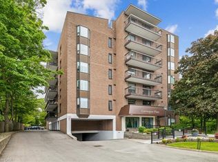 966 Queenston Rd #605, Hamilton, ON L8G 1B7