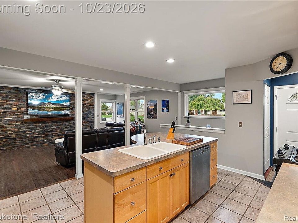 31608 Meadows Ave, photo 9