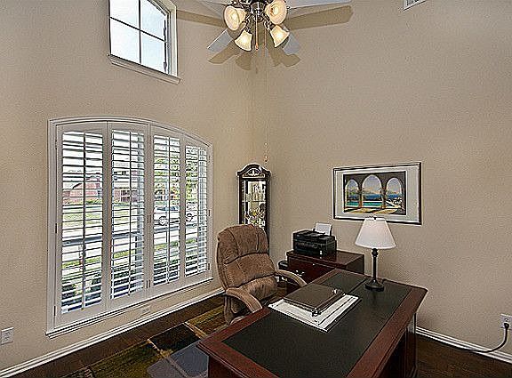 5th image of 1806 Harvest Glen Dr