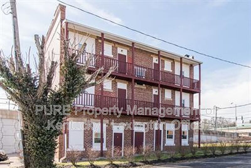 1st image of 117 S Bank St APT 2