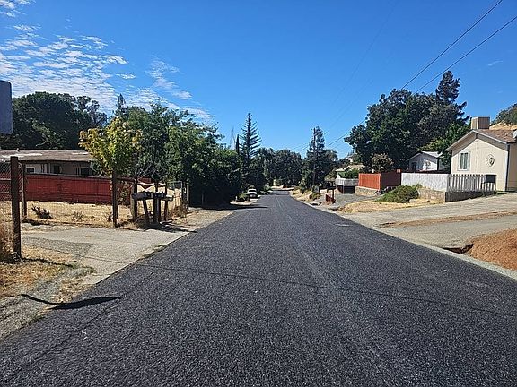 4th image of 6872 Floyd Way