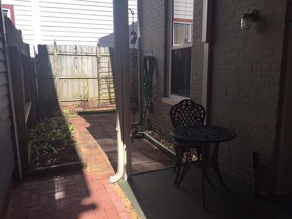 2nd image of 426 Queen St