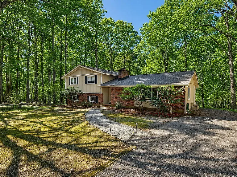 920 Shadylawn Rd — Photo 2