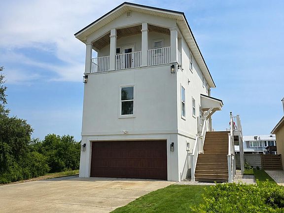 4th image of 1325 Calabria Rd