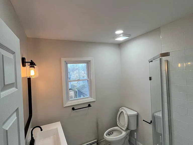 181 W Stearns St — Photo 4