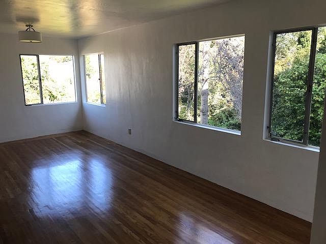 1st image of 2231 Ivy Dr
