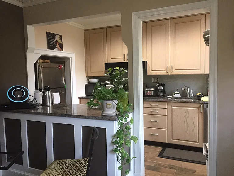 Kitchen - lots of counter space