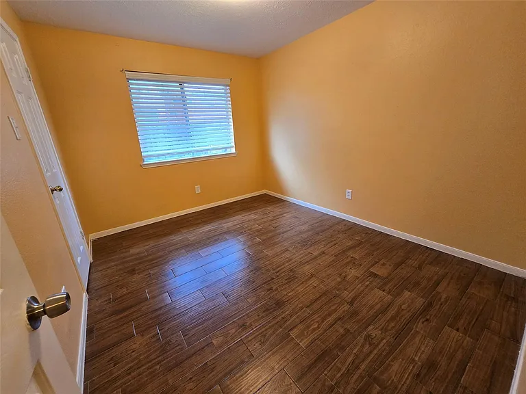 8927 Diamond Lake Ln — Photo 17