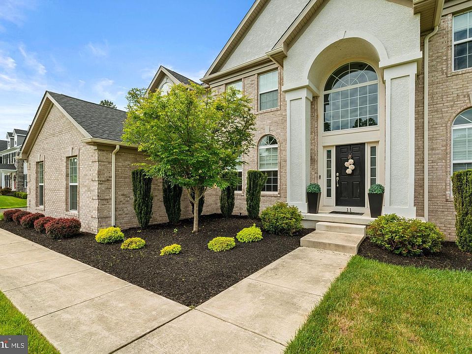1st image of 11 Aberdeen Ct