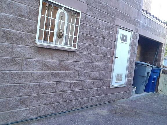 4th image of 11052 Breeze Ct