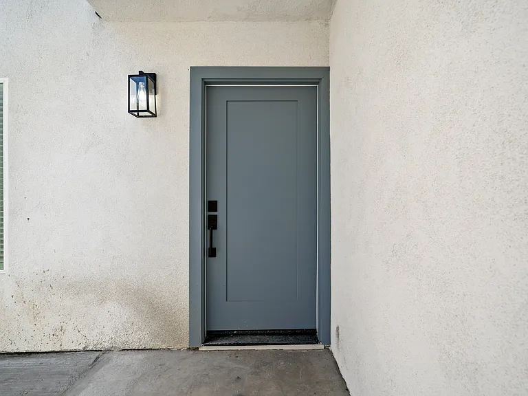 2729 Frankel St #1/2 — Photo 4