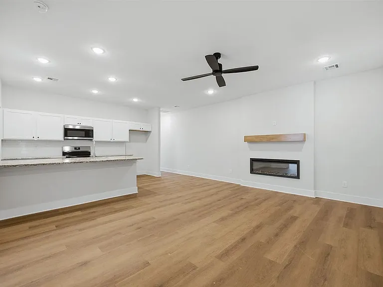 119 N Mendocino Ct — Photo 6