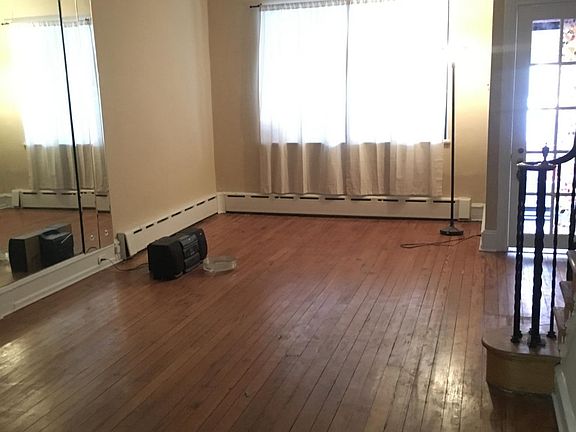 4th image of 2219 S Carlisle St