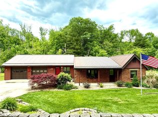 912 Hadley Ln, Marietta, OH 45750