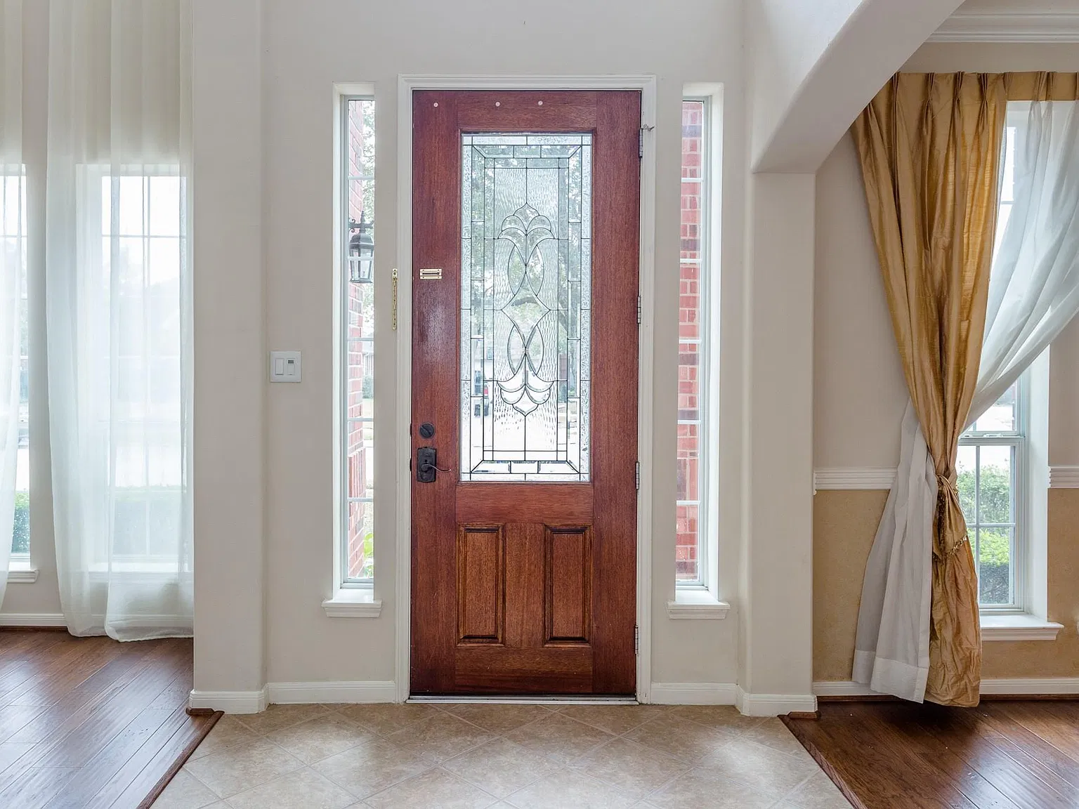 5 bed, 3.5 bath, 3359 sqft, $3,550 — Photo 4