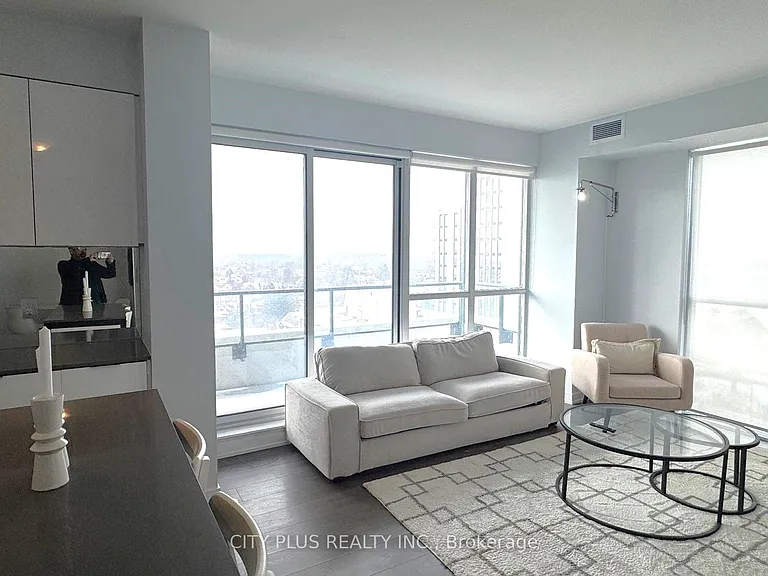 609 Avenue Rd #1606 — Photo 2