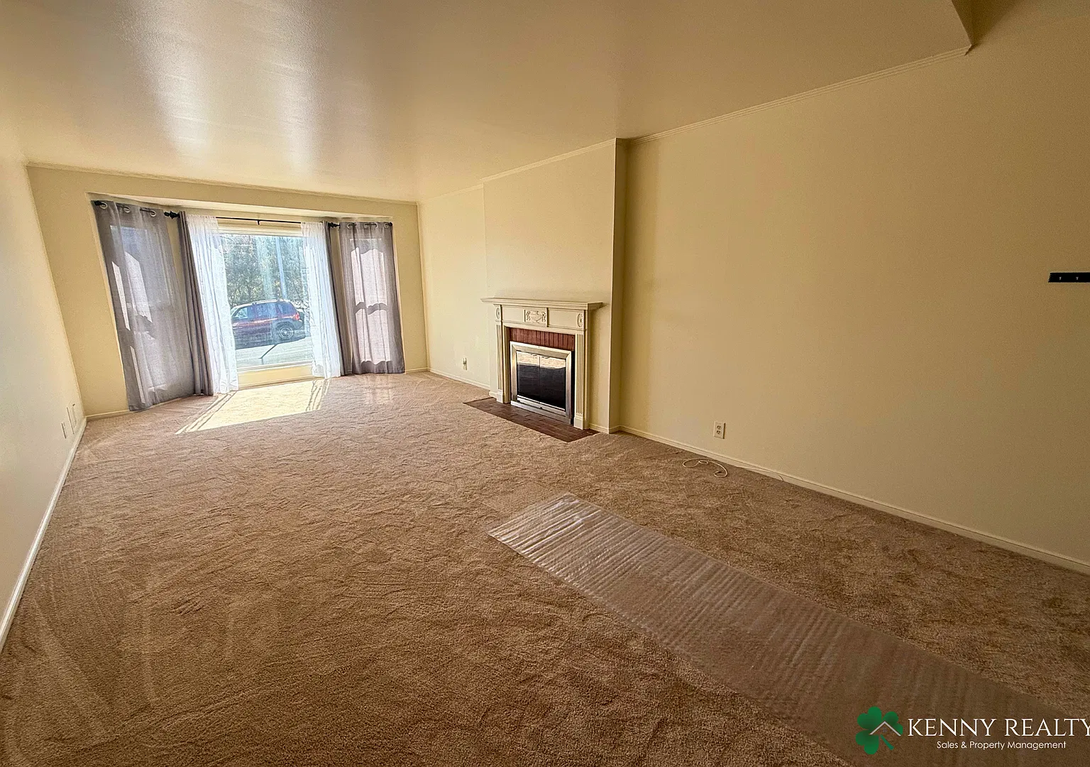 Updated 2BR/1BA Home in Westlake Daly City with 2-Car Garage — Photo 3