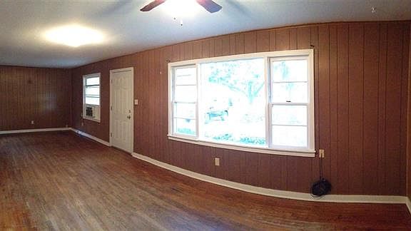 5th image of 118 W Ann Dr