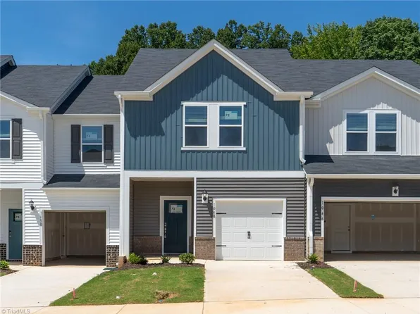 1048 Winding Spring Dr, Mebane, NC 27302