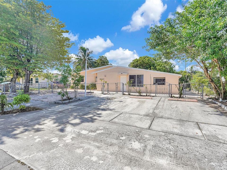 1st image of 3840 SW 31st Ct