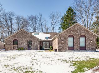 5 Whitby Cir, Lincolnshire, IL 60069