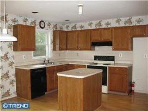 2nd image of 1319 Windsor Ct