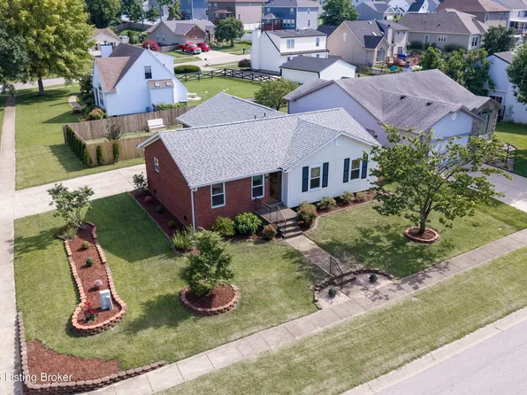 10408 Vantage Rd, Jeffersontown, KY 40299