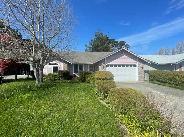 3664 Palomino Pl, Fortuna, CA 95540