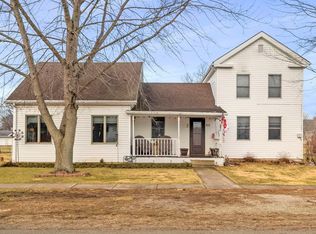 211 N Monroe St, Gardner, IL 60424
